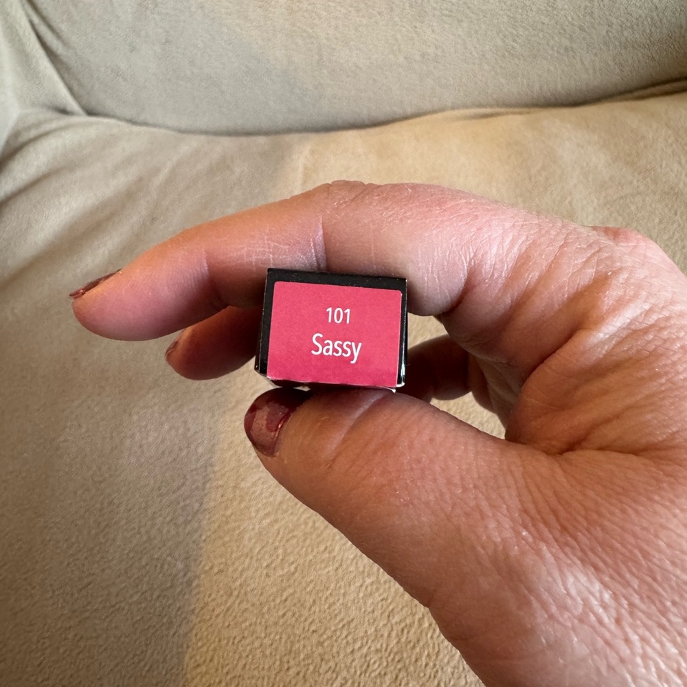Color Street Lip Liner - Sassy (cheery pink) - Picture 3 of 4